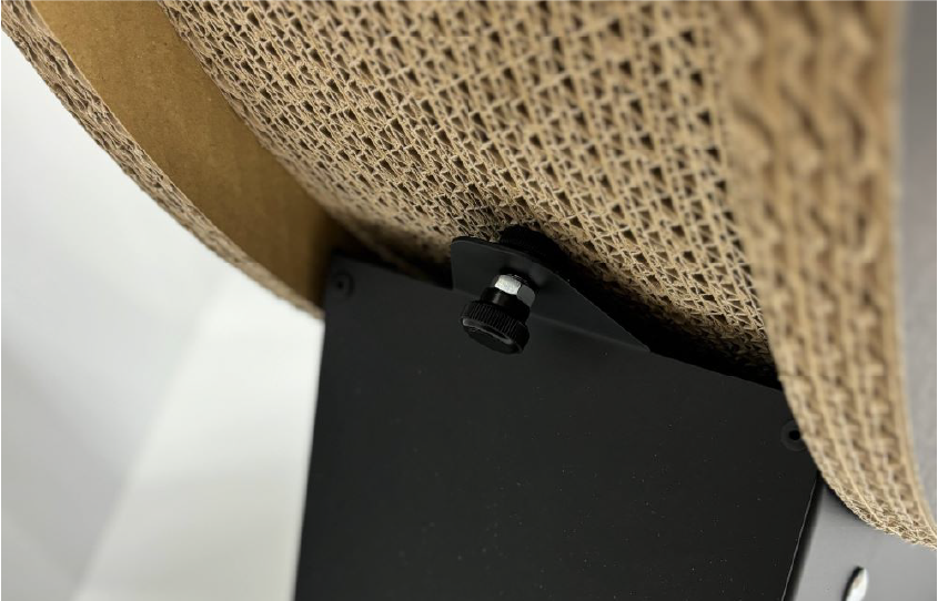 段ボールホイールをベースにセットした設置イメージ