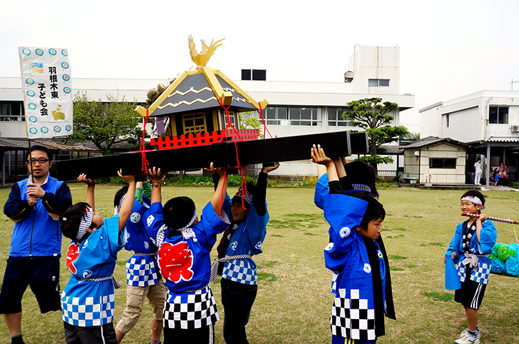 御神輿 猫の爪とぎや段ボール家具のことなら 段ボール職人